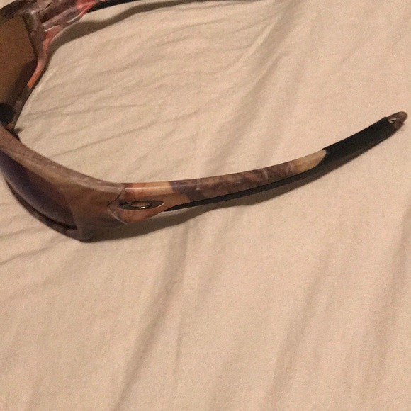 Oakley sunglasses - Picture 3 of 3